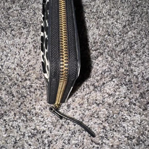 Kate Spade Black Wallet with Gold Zipper - Picture 13 of 13